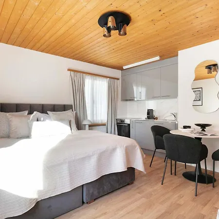 Luxe Walk To Lifts Appartement