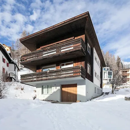 Luxe Walk To Lifts *