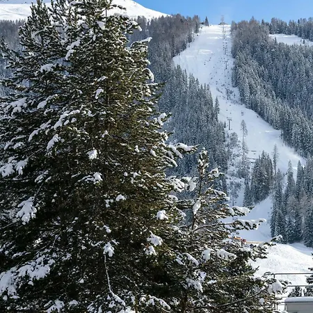 Luxe Walk To Lifts