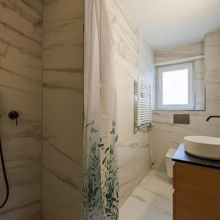 Luxe Walk To Lifts *