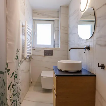 Luxe Walk To Lifts Davos