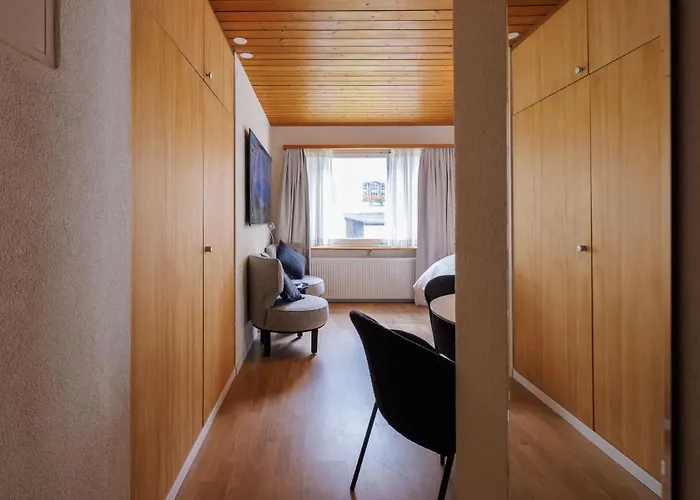 Luxe Walk To Lifts *